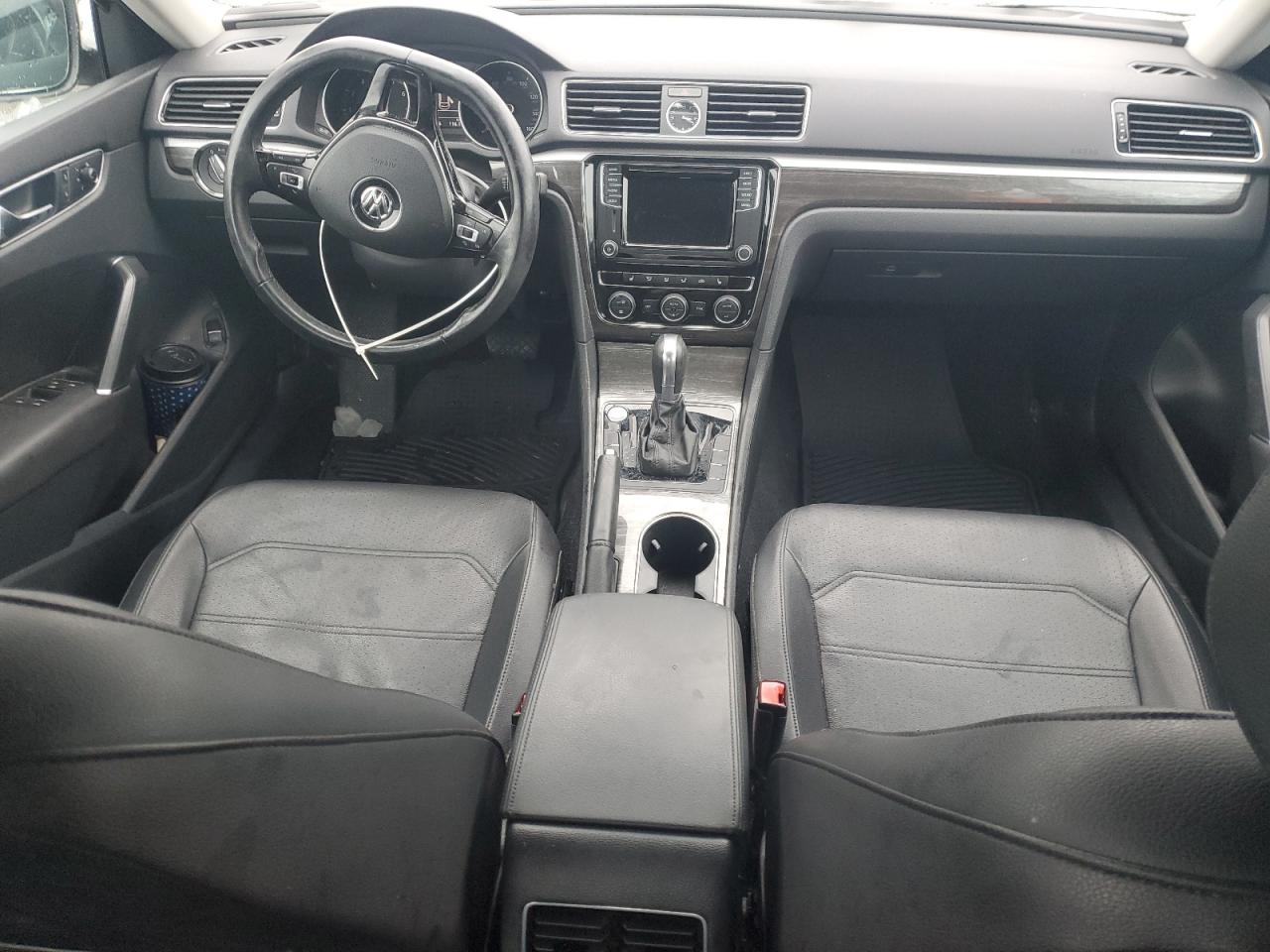2017 Volkswagen Passat VIN 1VWBT7A39HC036195 Copart auction photo, minor dent/scratches damage thumbnail 8