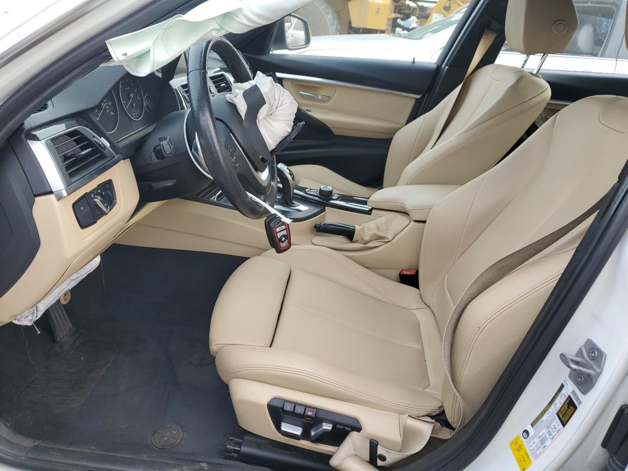 2017 BMW 3er VIN WBA8B9G50HNU49046 Copart auction photo, all over damage thumbnail 7