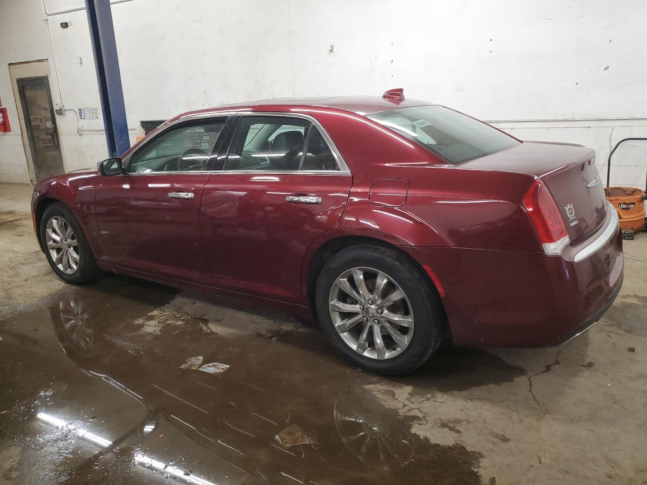 2017 Chrysler 300 VIN 2C3CCAKG0HH639320 Copart auction photo, burn - interior damage thumbnail 2