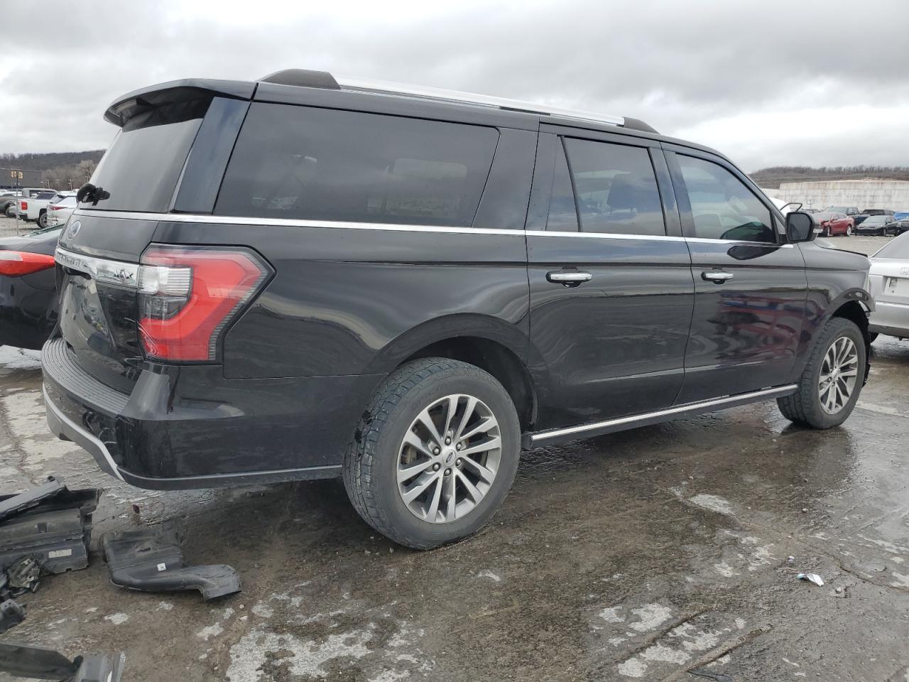 2018 Ford Expedition VIN 1FMJK2AT0JEA24222 Copart auction photo, front end damage thumbnail 3