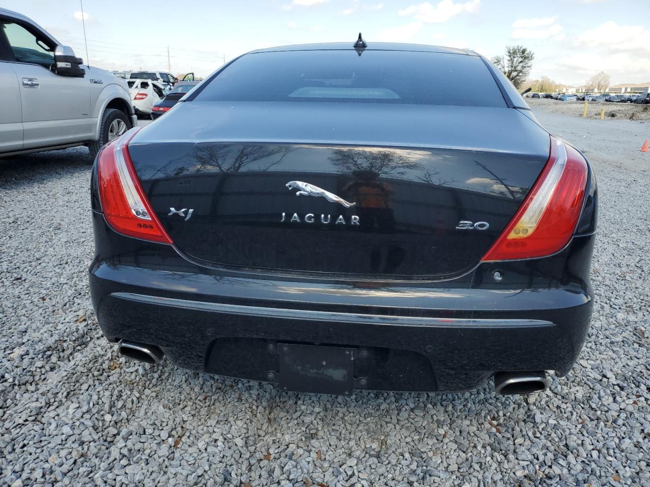 2013 Jaguar XJ VIN SAJWA1C75D8V43312 Copart auction photo, minor dent/scratches damage thumbnail 6