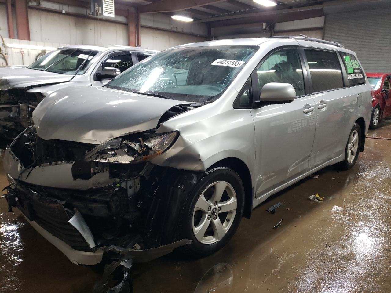 2019 Toyota Sienna VIN 5TDKZ3DC7KS984056