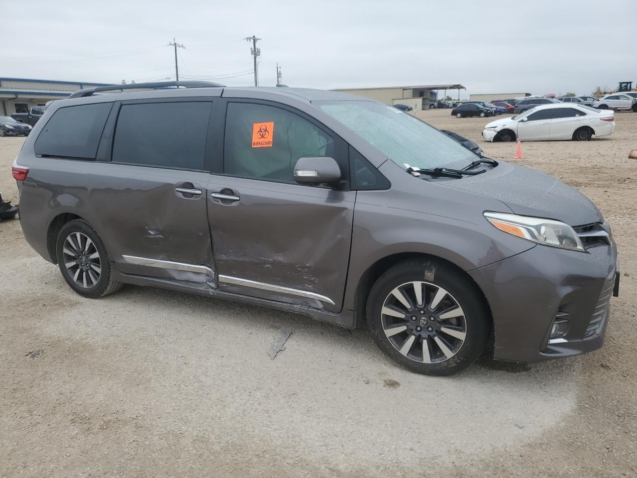 2019 Toyota Sienna VIN 5TDYZ3DC0KS978173 Copart auction photo, side / minor dent/scratches damage thumbnail 4