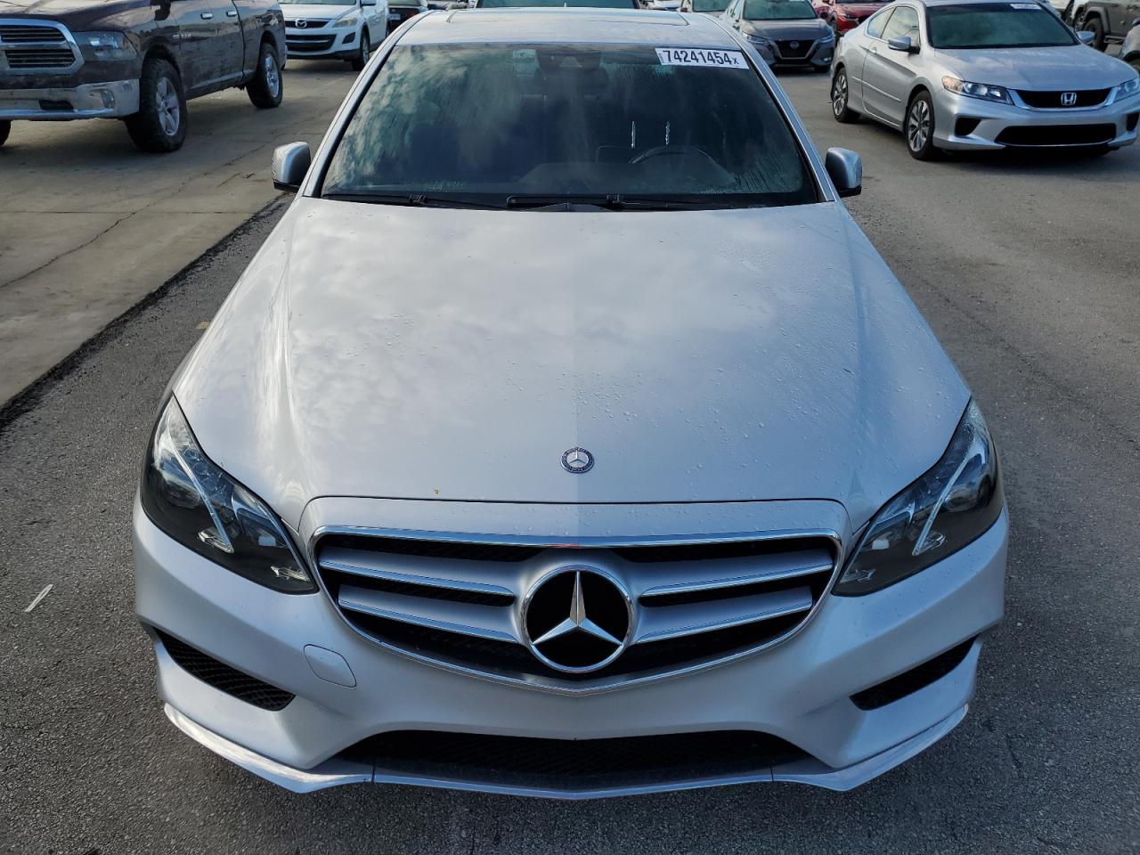2014 Mercedes-Benz E-klasse VIN WDDHF5KB8EA832352 Copart auction photo, water/flood damage thumbnail 5