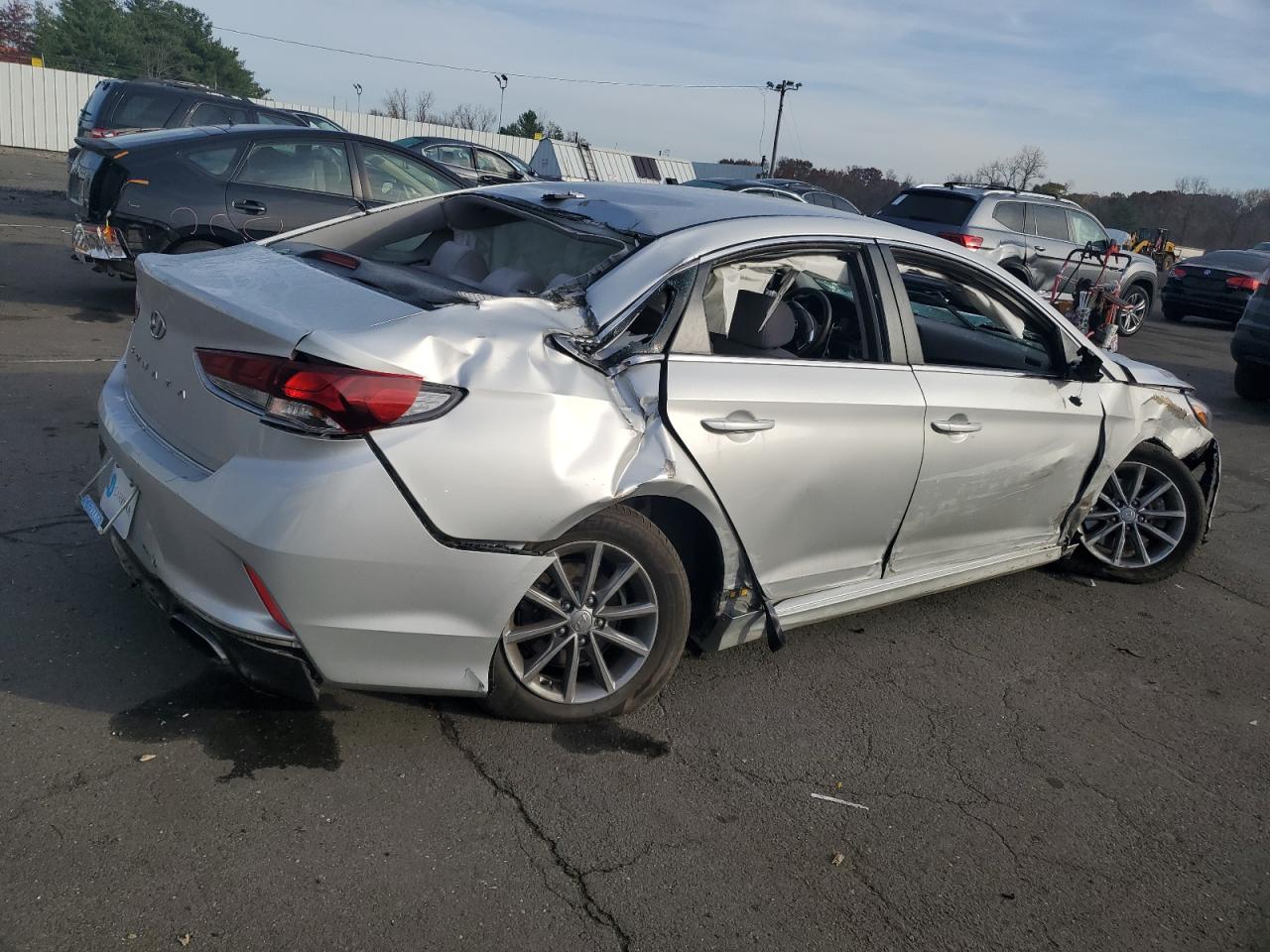 2019 Hyundai Sonata VIN 5NPE24AFXKH781724 Copart auction photo, rollover damage thumbnail 3