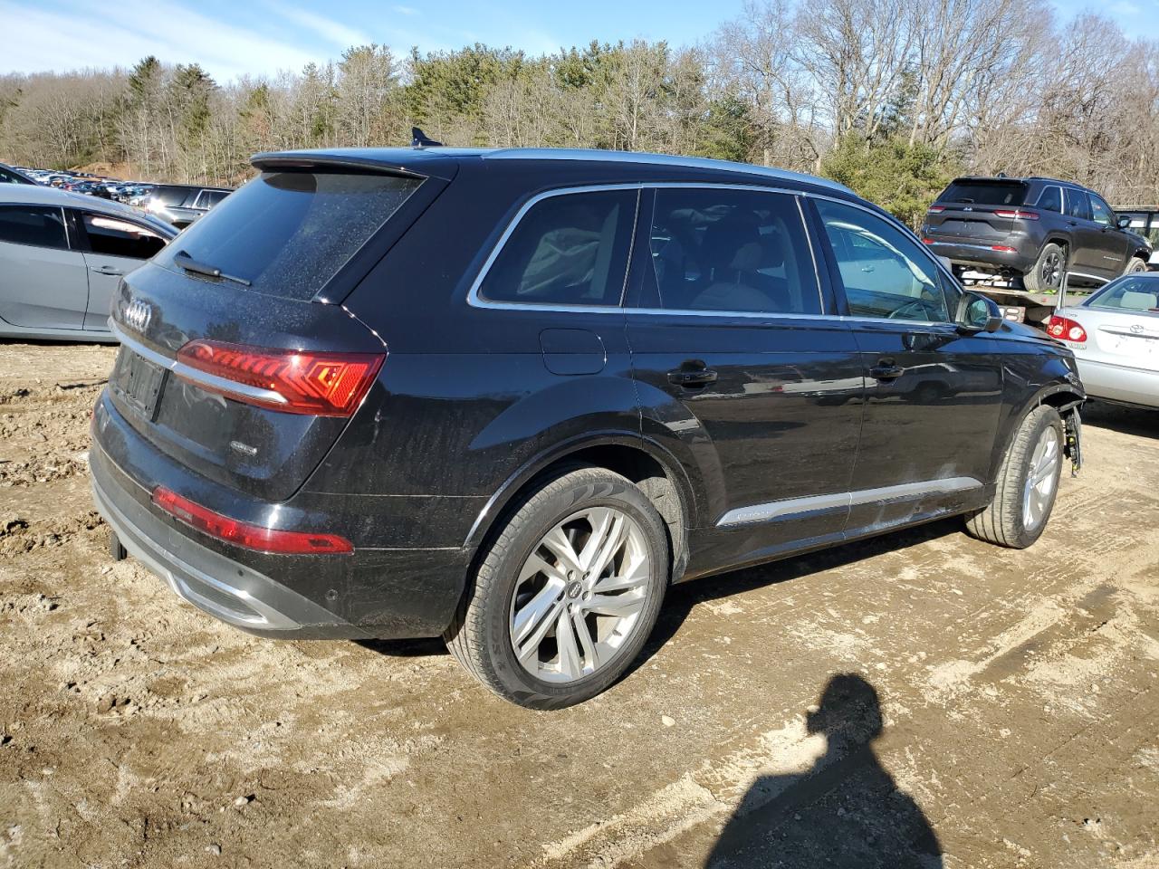 2020 Audi Q7 VIN WA1LJAF70LD012239 Copart auction photo, front end / minor dent/scratches damage thumbnail 3