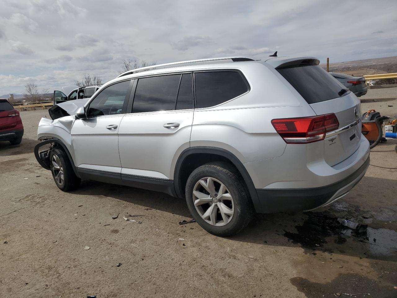 2018 Volkswagen Atlas VIN 1V2BR2CA5JC501026 Copart auction photo, front end damage thumbnail 2