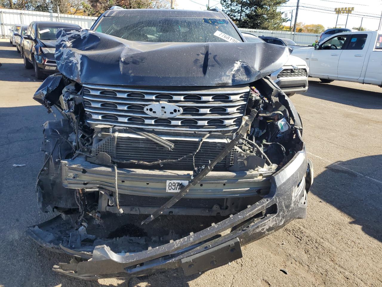 2017 Ford Explorer VIN 1FM5K8FH2HGB88160 Copart auction photo, front end / side damage thumbnail 5