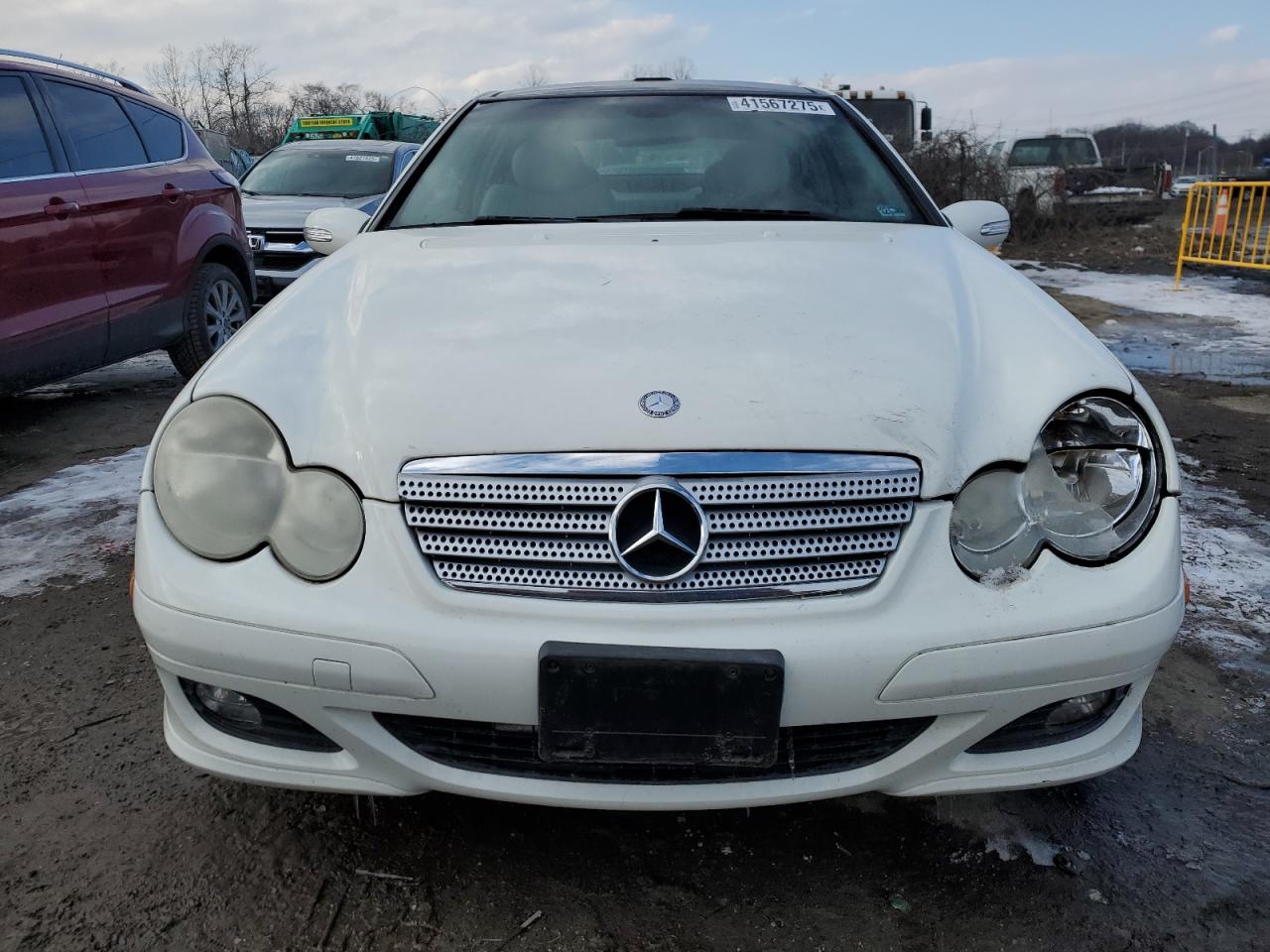 2005 Mercedes-Benz C-klasse VIN WDBRN64JX5A764906 Copart auction photo, front end damage thumbnail 5