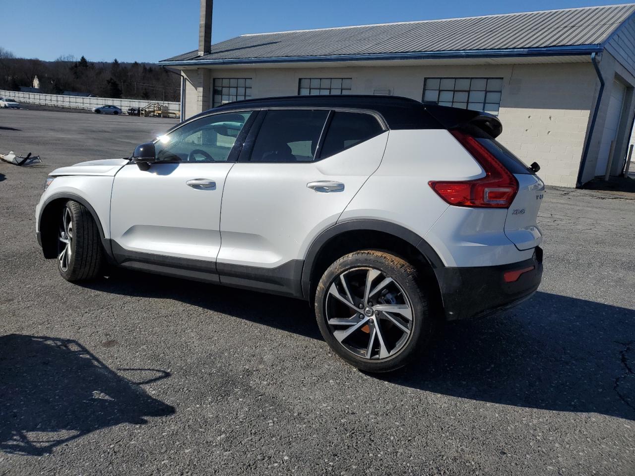 2021 Volvo XC40 VIN YV4162UM7M2569317 Copart auction photo, front end damage thumbnail 2