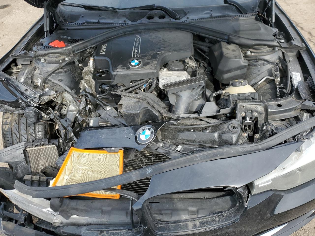 2015 BMW 3er VIN WBA3A5C51FF608790 Copart auction photo, front end / minor dent/scratches damage thumbnail 11