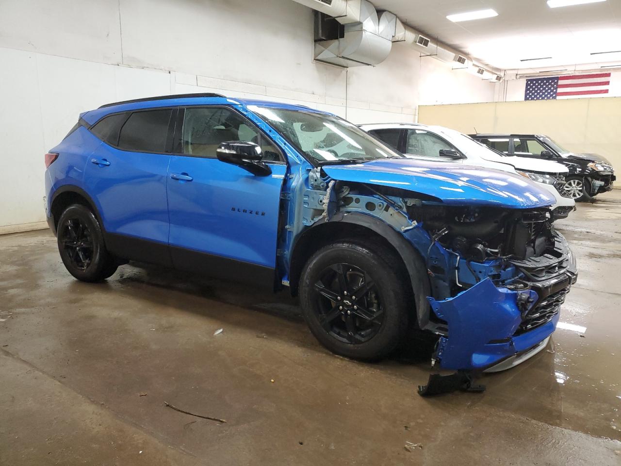 2024 Chevrolet Blazer VIN 3GNKBDR44RS192617 Copart auction photo, front end / side damage thumbnail 4
