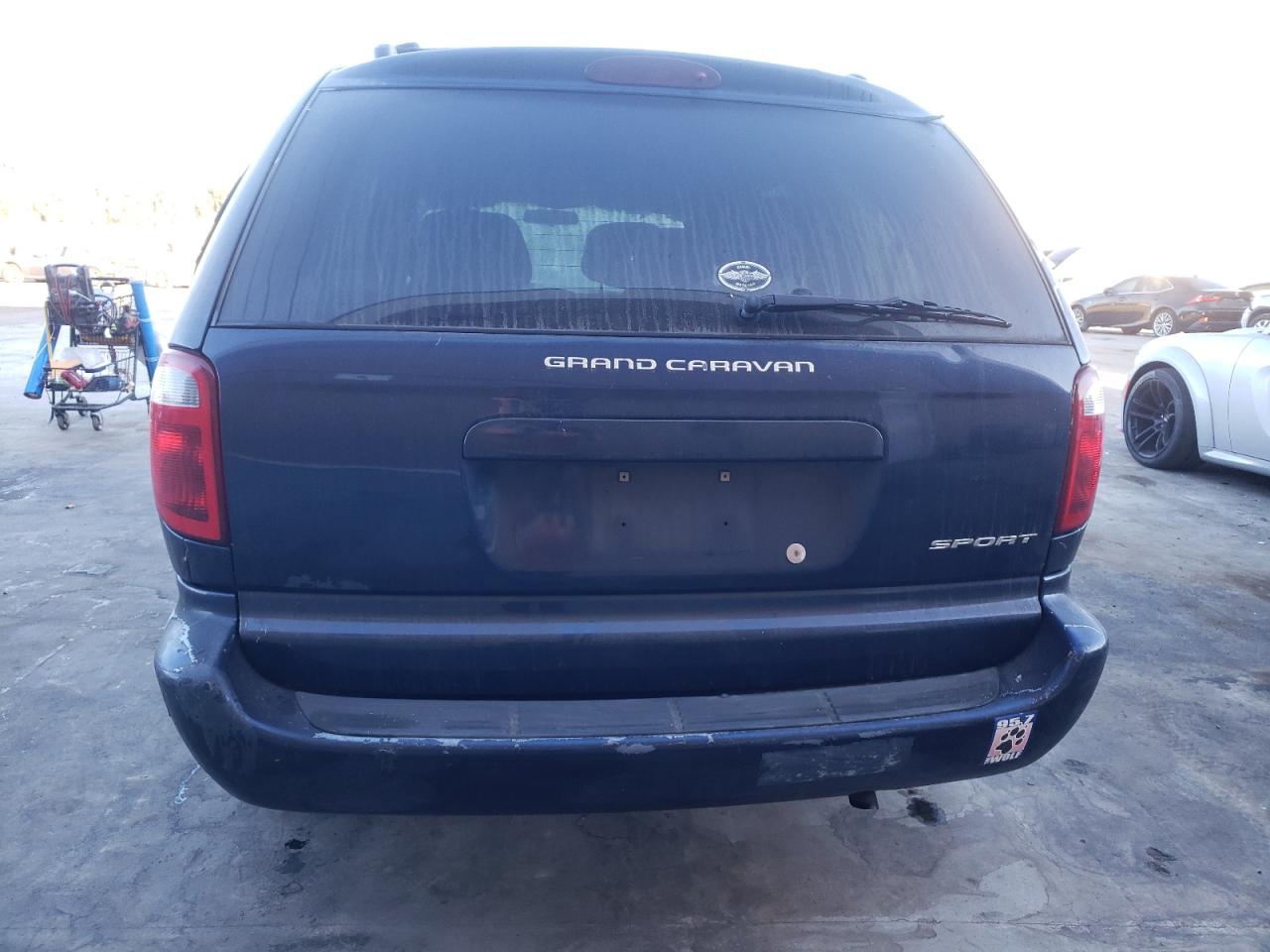 2001 Dodge Caravan VIN 2B4GP443X1R350004 Copart auction photo, front end damage thumbnail 6