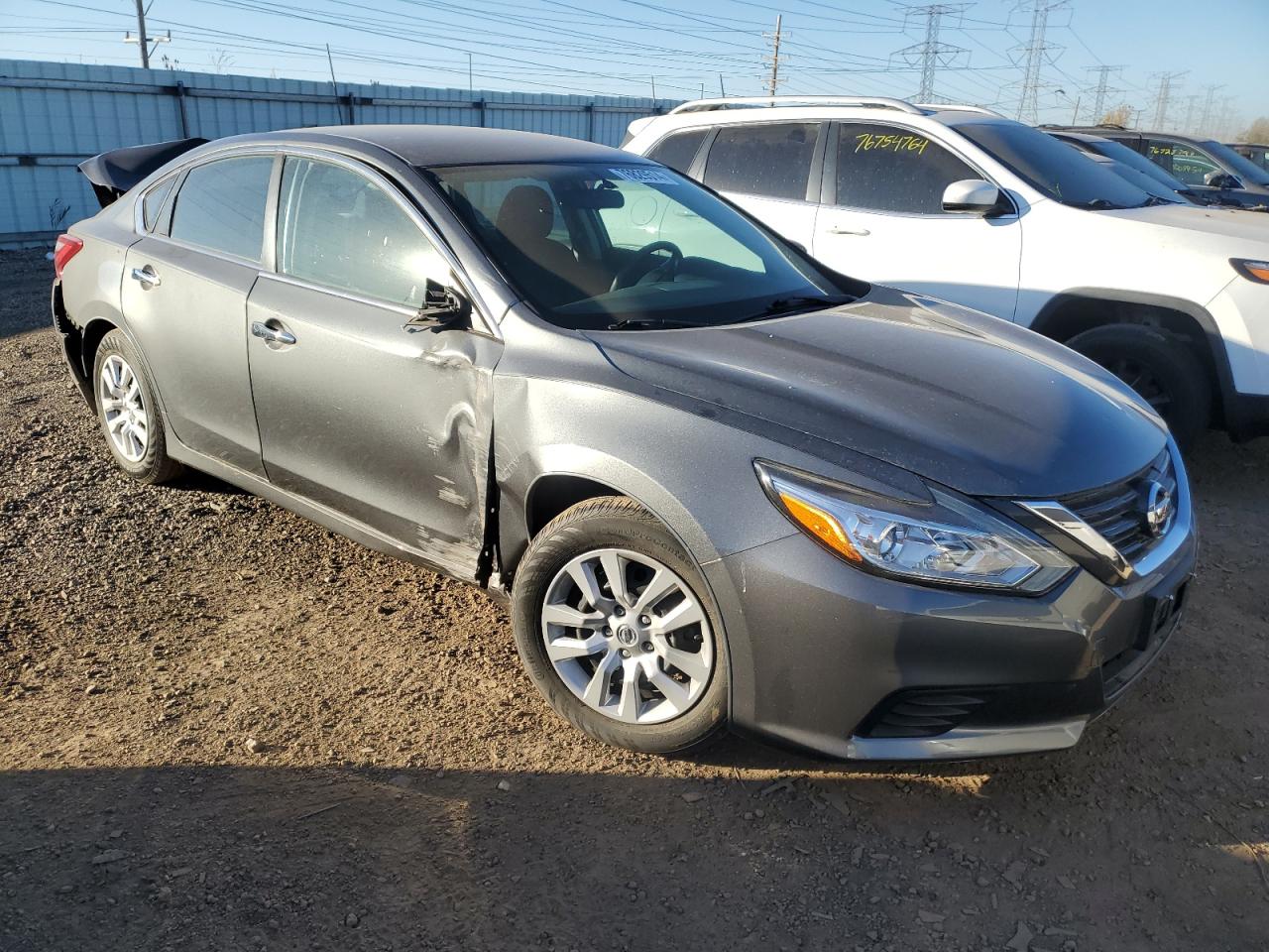 2017 Nissan Altima VIN 1N4AL3AP1HC187922 Copart auction photo, side / minor dent/scratches damage thumbnail 4