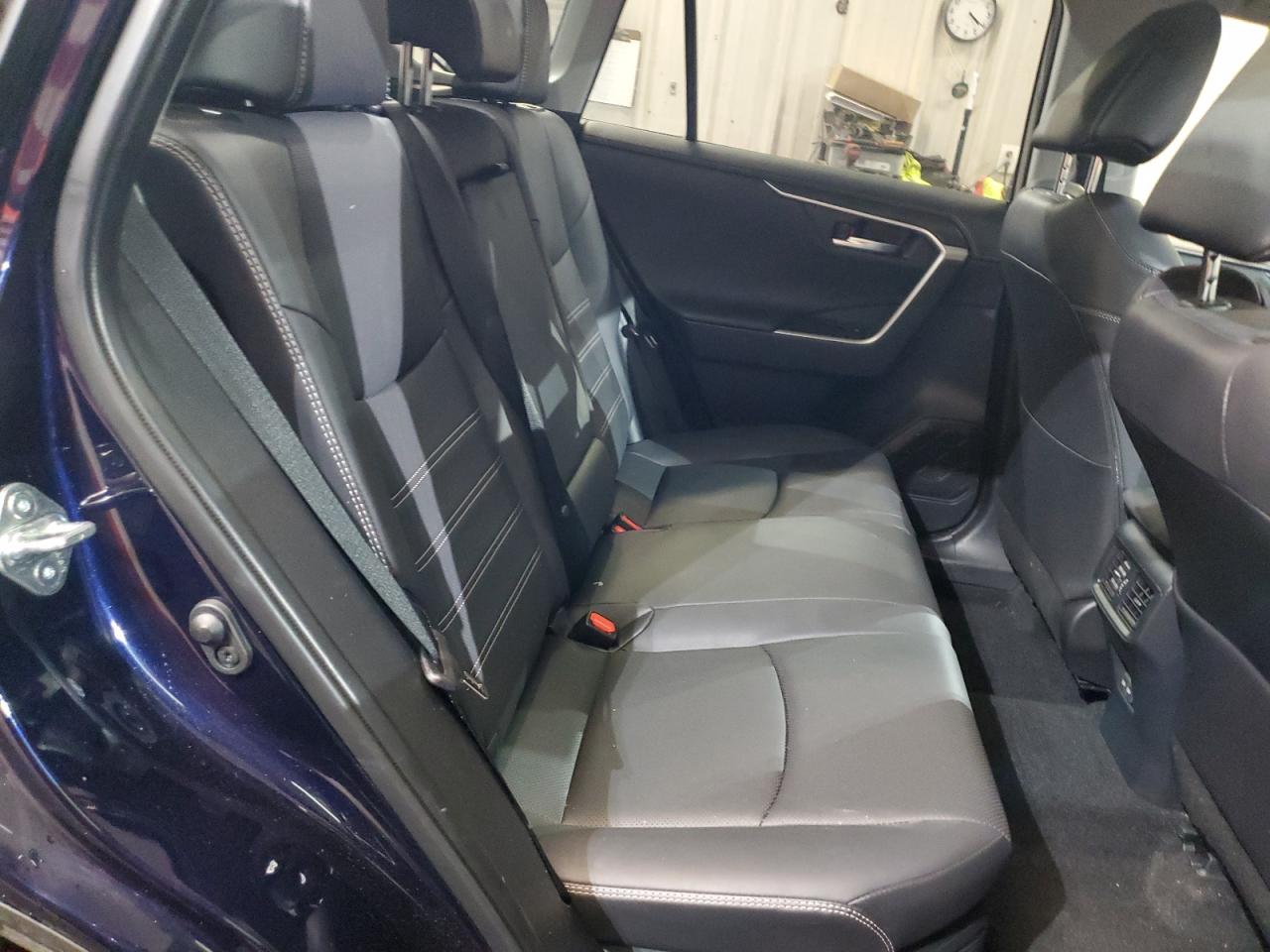 2022 Toyota RAV 4 VIN JTMD6RFV1NJ016636 Copart auction photo, front end / minor dent/scratches damage thumbnail 11