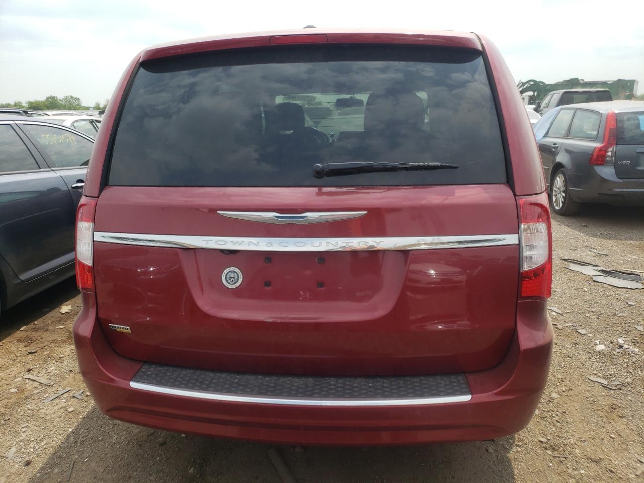 2014 Chrysler Town & Country VIN 2C4RC1BG7ER472143 Copart auction photo, front end / minor dent/scratches damage thumbnail 6