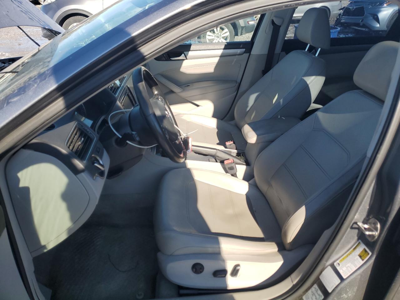 2015 Volkswagen Passat VIN 1VWBV7A39FC101506 Copart auction photo, front end damage thumbnail 7