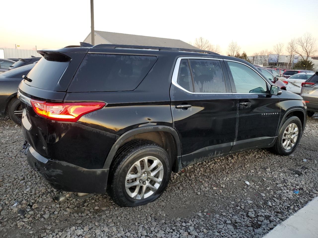 2019 Chevrolet Traverse VIN 1GNERGKW0KJ142407 Copart auction photo, rear end / front end damage thumbnail 3