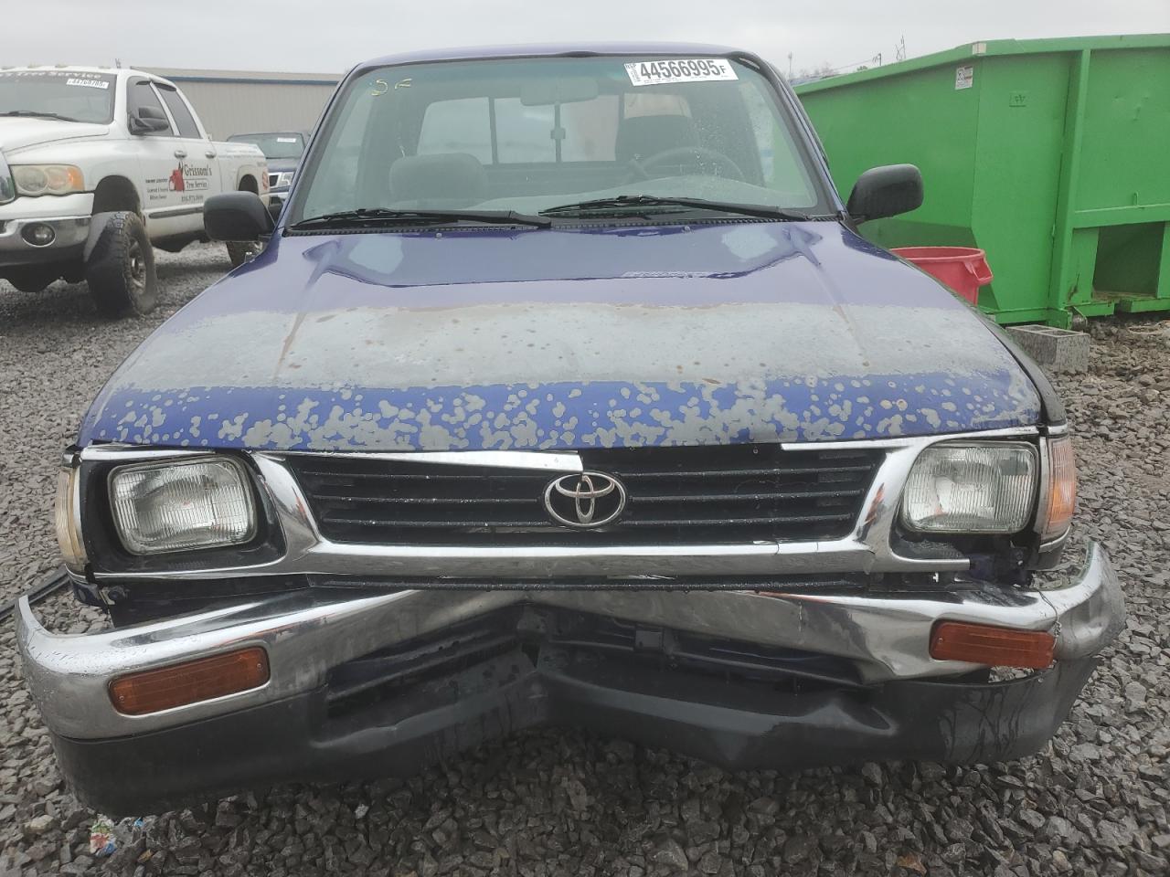 1995 Toyota Tacoma VIN 4TAUN53B7SZ040079 Copart auction photo, front end / minor dent/scratches damage thumbnail 5