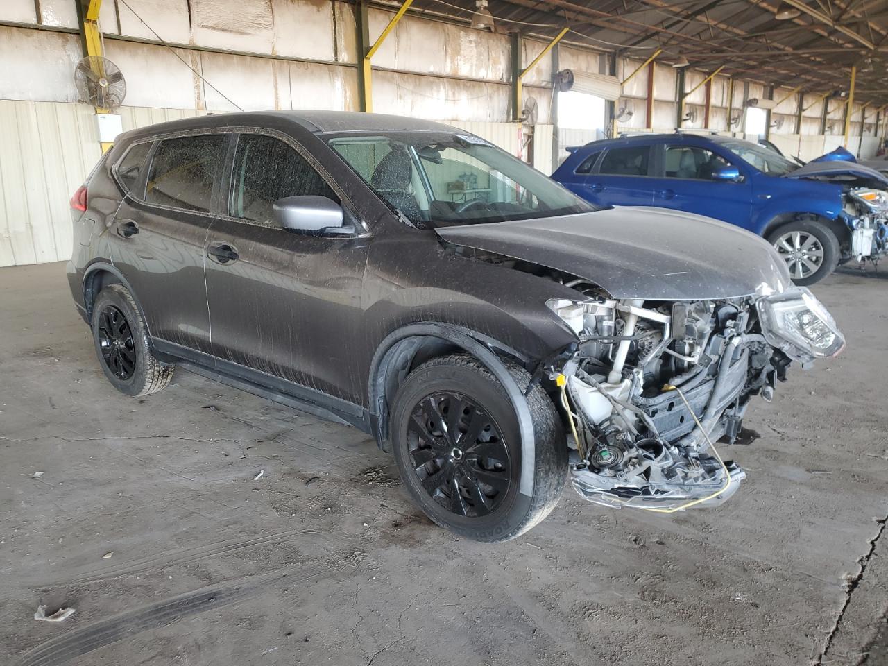 2017 Nissan Rogue VIN KNMAT2MTXHP606162 Copart auction photo, front end damage thumbnail 4