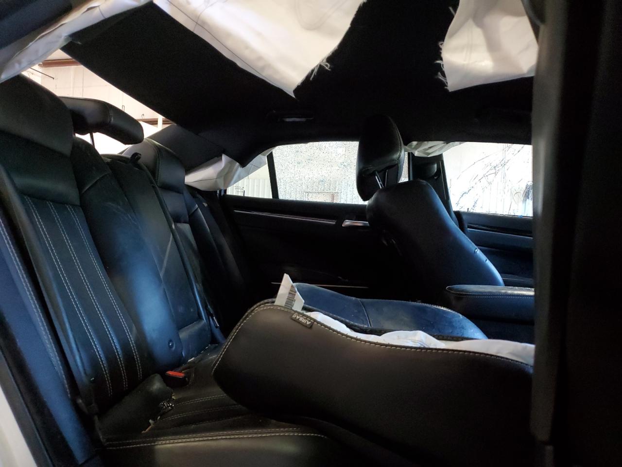 2019 Chrysler 300 VIN 2C3CCAGG4KH569806 Copart auction photo, all over damage thumbnail 11