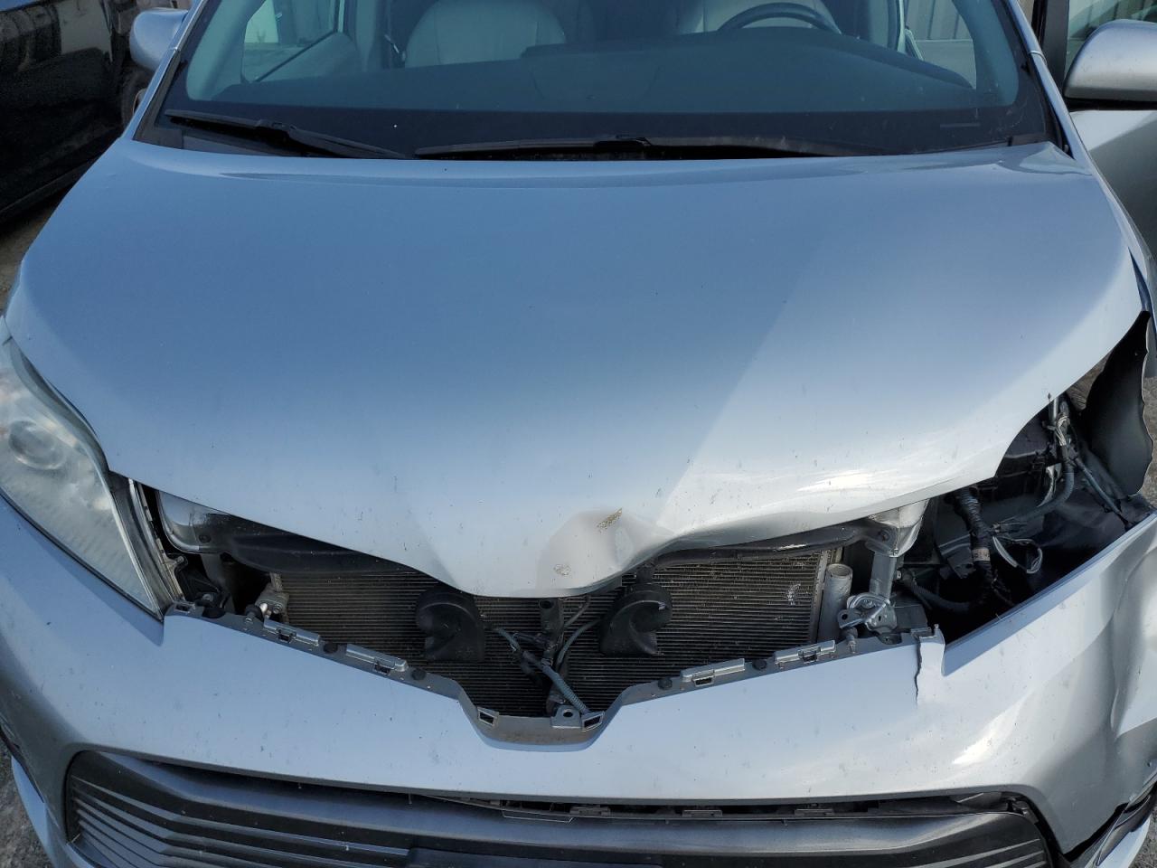 2019 Toyota Sienna VIN 5TDYZ3DC5KS967413 Copart auction photo, front end damage thumbnail 12