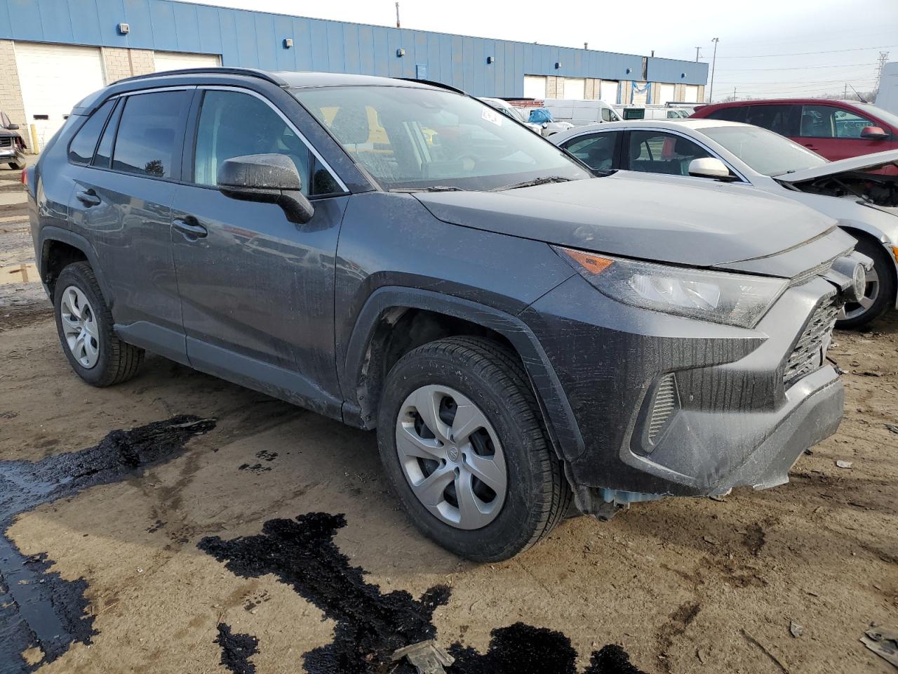 2020 Toyota RAV 4 VIN 2T3H1RFV6LC085614 Copart auction photo, front end / side damage thumbnail 4