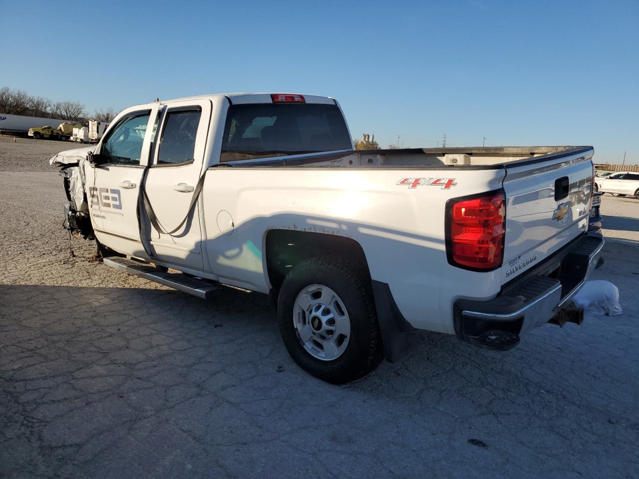 2015 Chevrolet Silverado VIN 1GC2KVEG9FZ510972 Copart auction photo, front end / side damage thumbnail 2