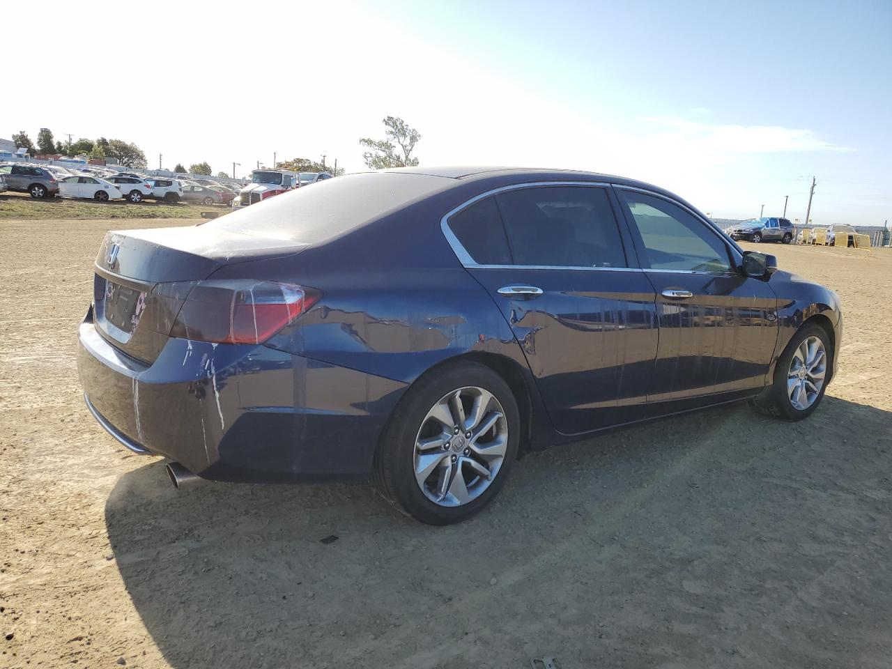 2015 Honda Accord VIN 1HGCR2F72FA232915 Copart auction photo, vandalism / rear end damage thumbnail 3