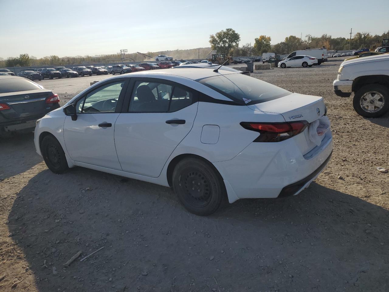 2020 Nissan Versa VIN 3N1CN8DV4LL895182 Copart auction photo, front end damage thumbnail 2