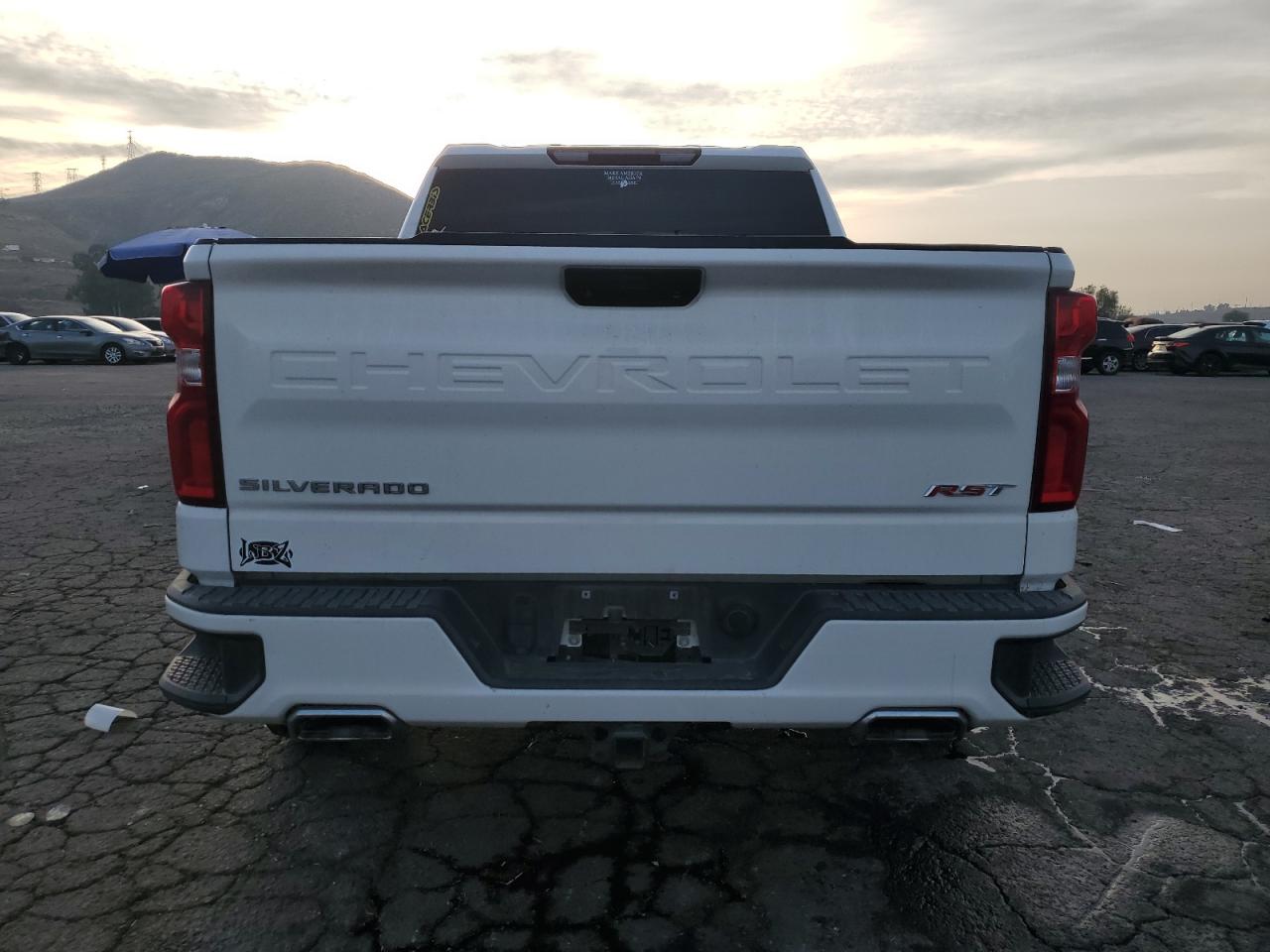 2019 Chevrolet Silverado VIN 3GCUYEED3KG227703 Copart auction photo, front end / side damage thumbnail 6