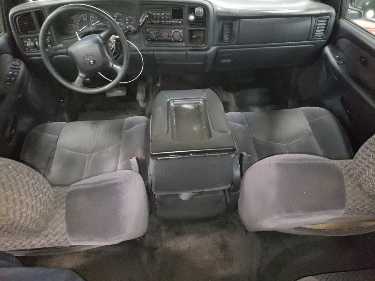 2002 Chevrolet Avalanche VIN 3GNEC13T52G283591 Copart auction photo, all over / vandalism damage thumbnail 8