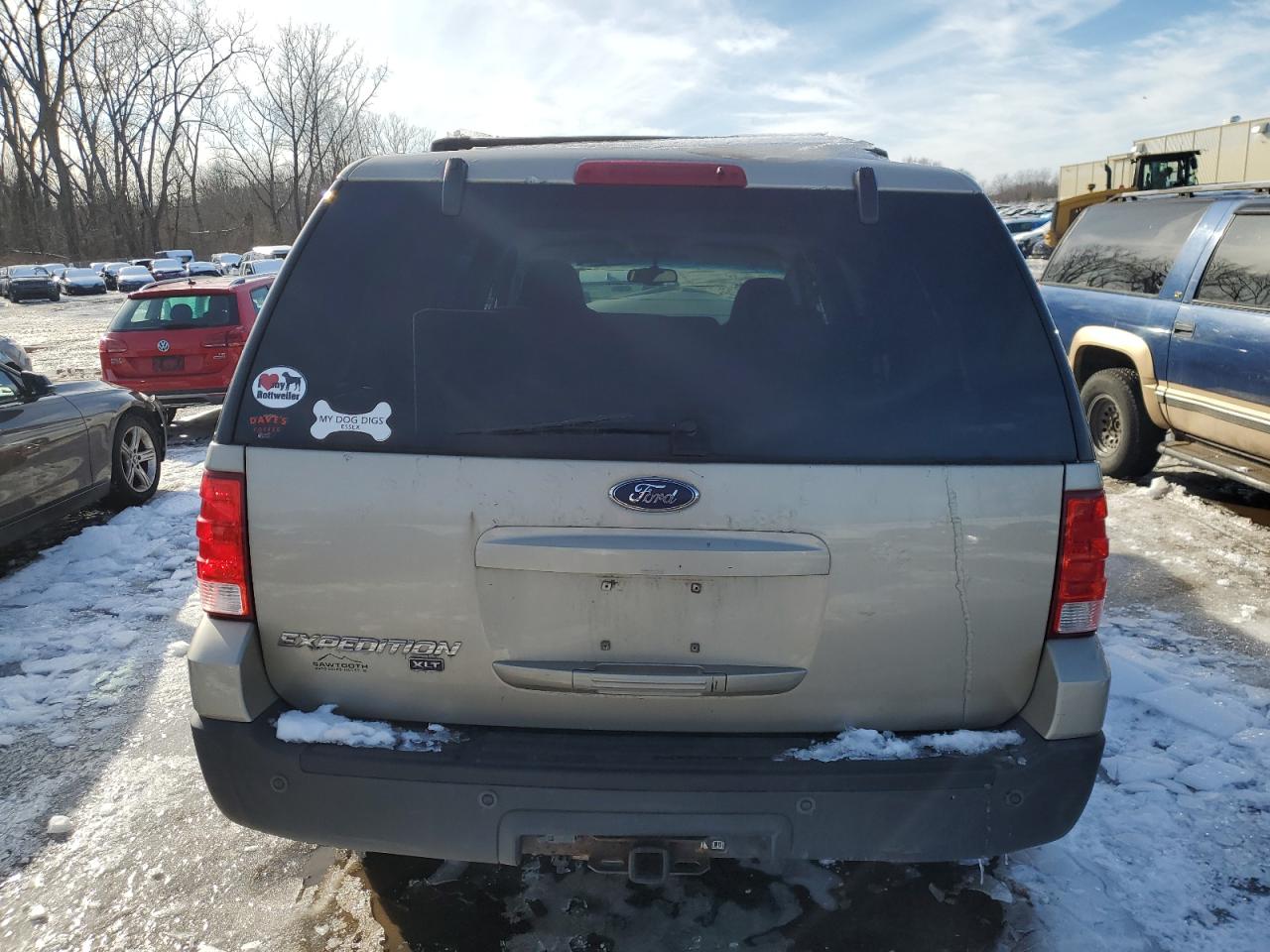 2004 Ford Expedition VIN 1FMFU16L74LB75397 Copart auction photo, front end damage thumbnail 6