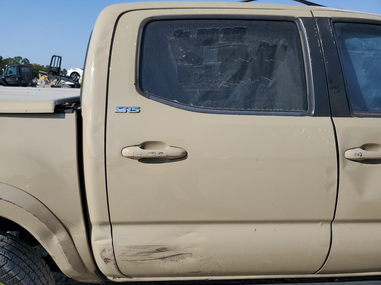 2019 Toyota Tacoma VIN 5TFAZ5CN4KX076488 Copart auction photo, all over damage thumbnail 10