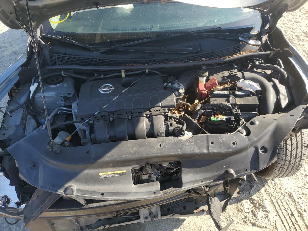 2014 Nissan Sentra VIN 3N1AB7AP9EY320193 Copart auction photo, front end / minor dent/scratches damage thumbnail 11
