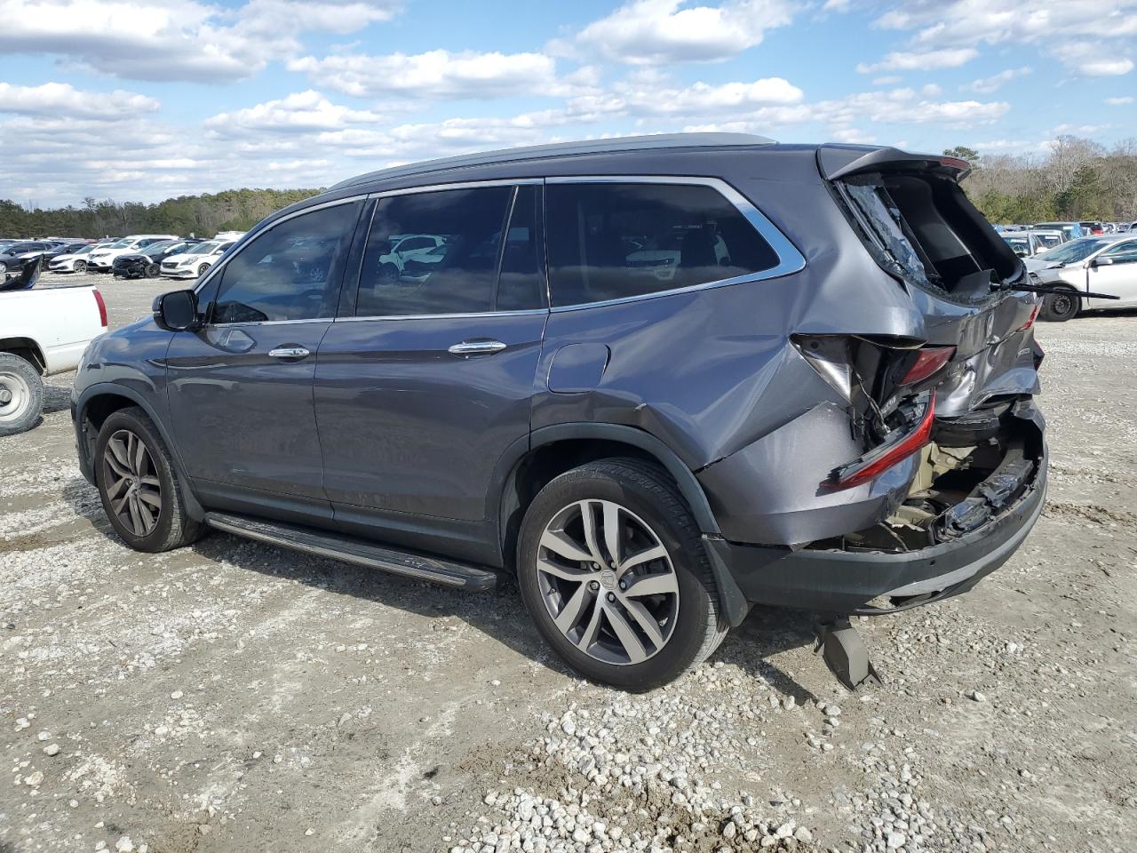2018 Honda Pilot VIN 5FNYF5H93JB003642 Copart auction photo, rear end damage thumbnail 2