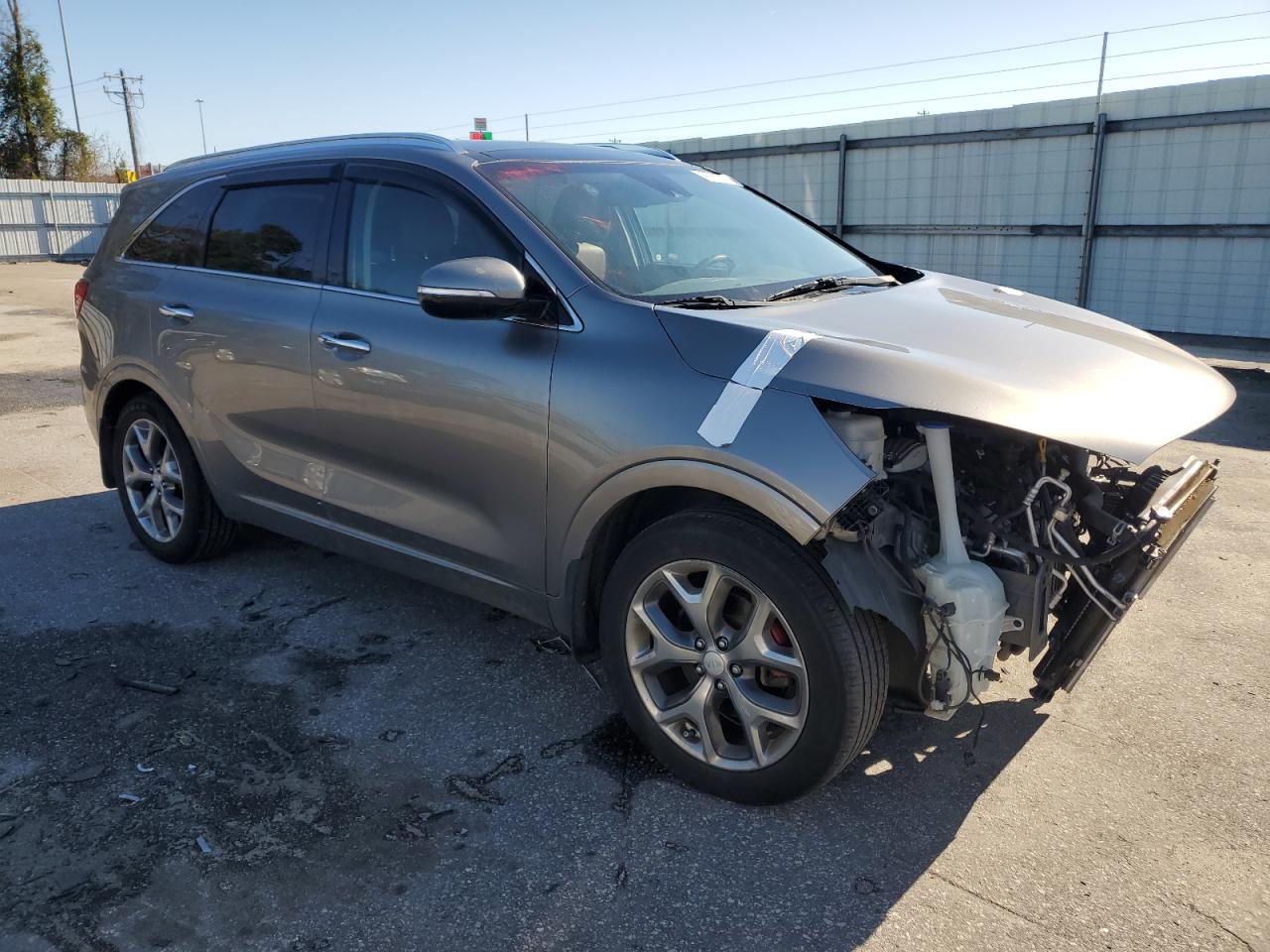 2017 KIA Sorento VIN 5XYPK4A51HG227665 Copart auction photo, front end / side damage thumbnail 4
