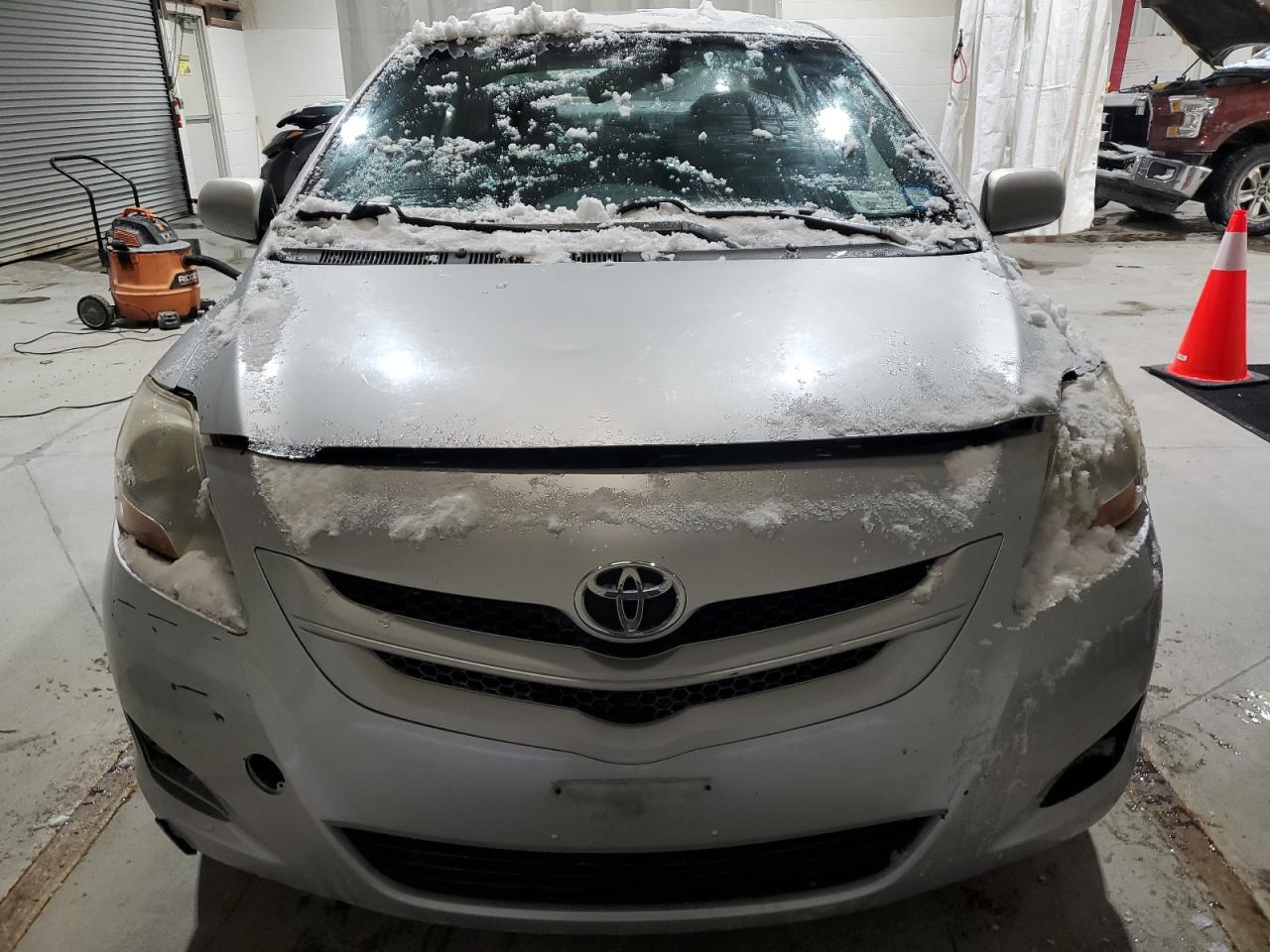2007 Toyota Yaris VIN JTDBT923271077470 Copart auction photo, rear end / minor dent/scratches damage thumbnail 5