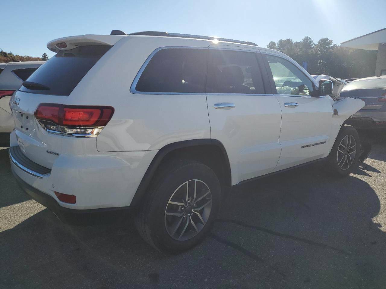 2021 Jeep Grand Cherokee VIN 1C4RJFBG1MC501436 Copart auction photo, front end / minor dent/scratches damage thumbnail 3