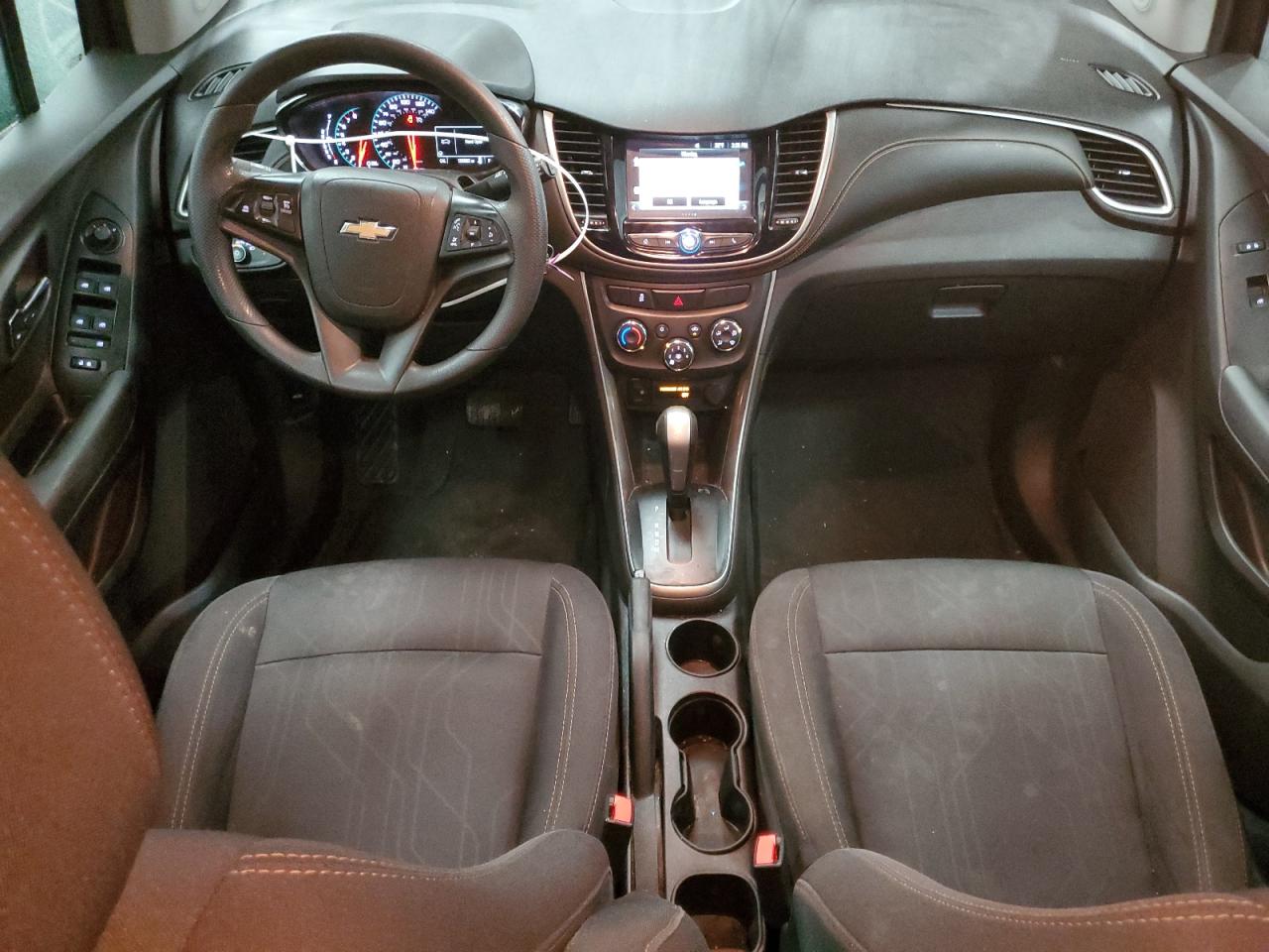 2017 Chevrolet Trax VIN 3GNCJPSB8HL143642 Copart auction photo, front end / minor dent/scratches damage thumbnail 8