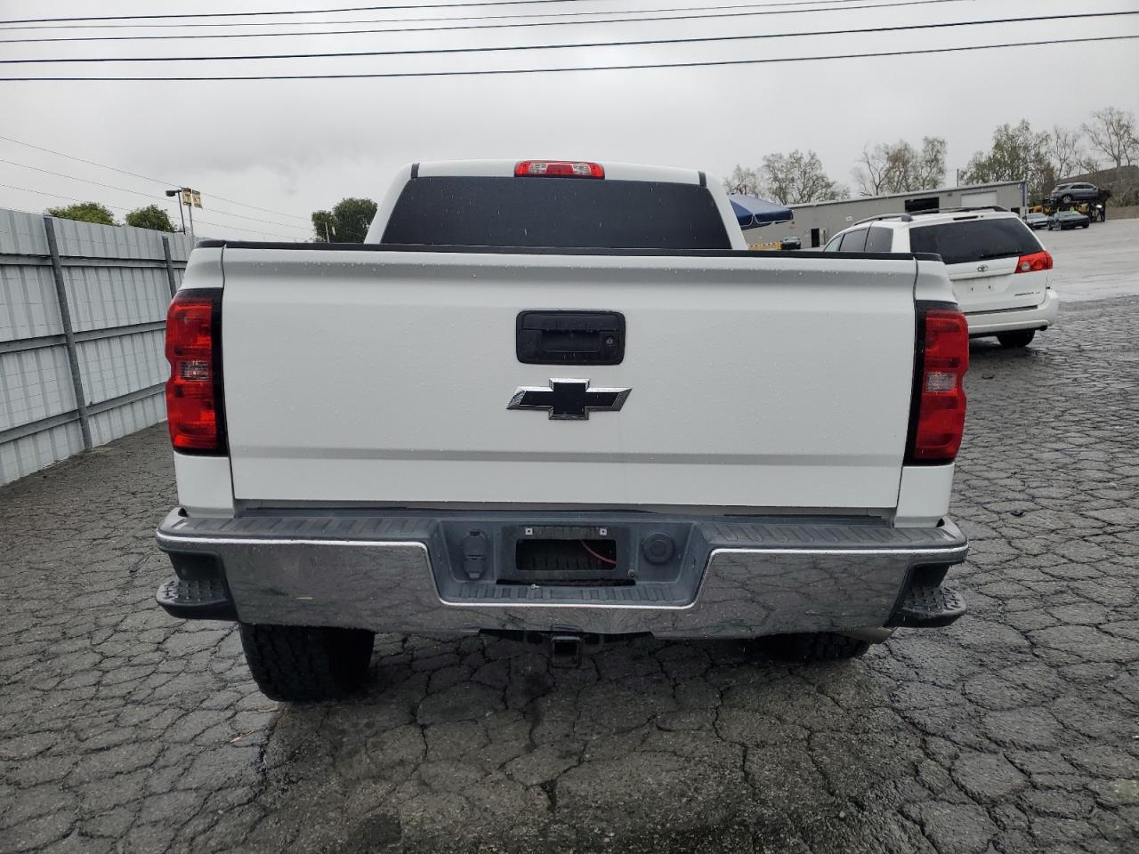 2018 Chevrolet Silverado VIN 3GCUKREC8JG462287 Copart auction photo, front end / side damage thumbnail 6