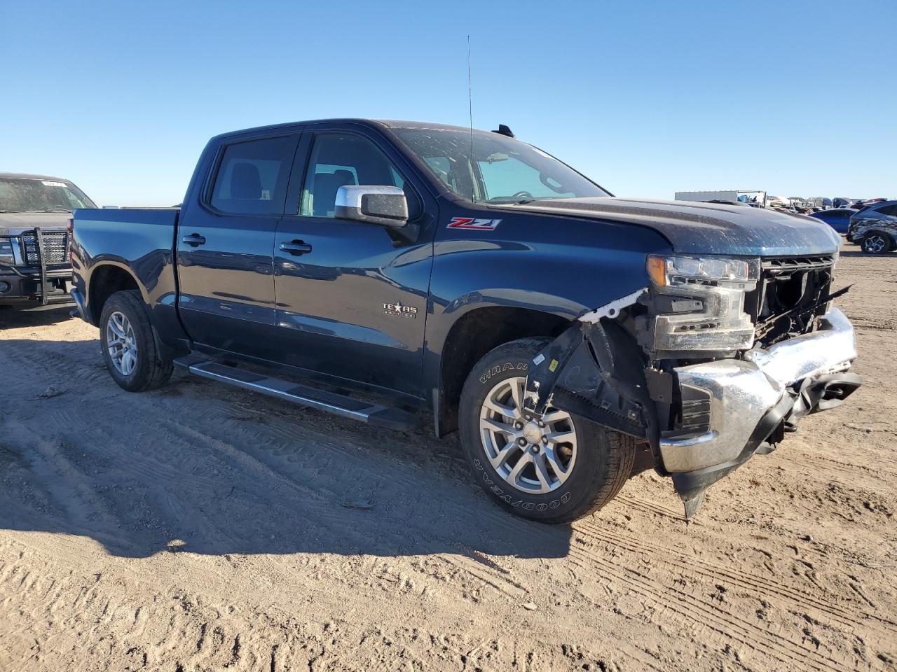 2021 Chevrolet Silverado VIN 3GCUYDED6MG482391 Copart auction photo, front end / minor dent/scratches damage thumbnail 4