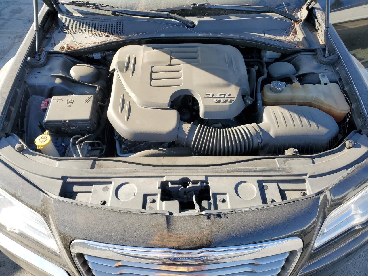2014 Chrysler 300 VIN 2C3CCAAG6EH235712 Copart auction photo, vandalism damage thumbnail 11