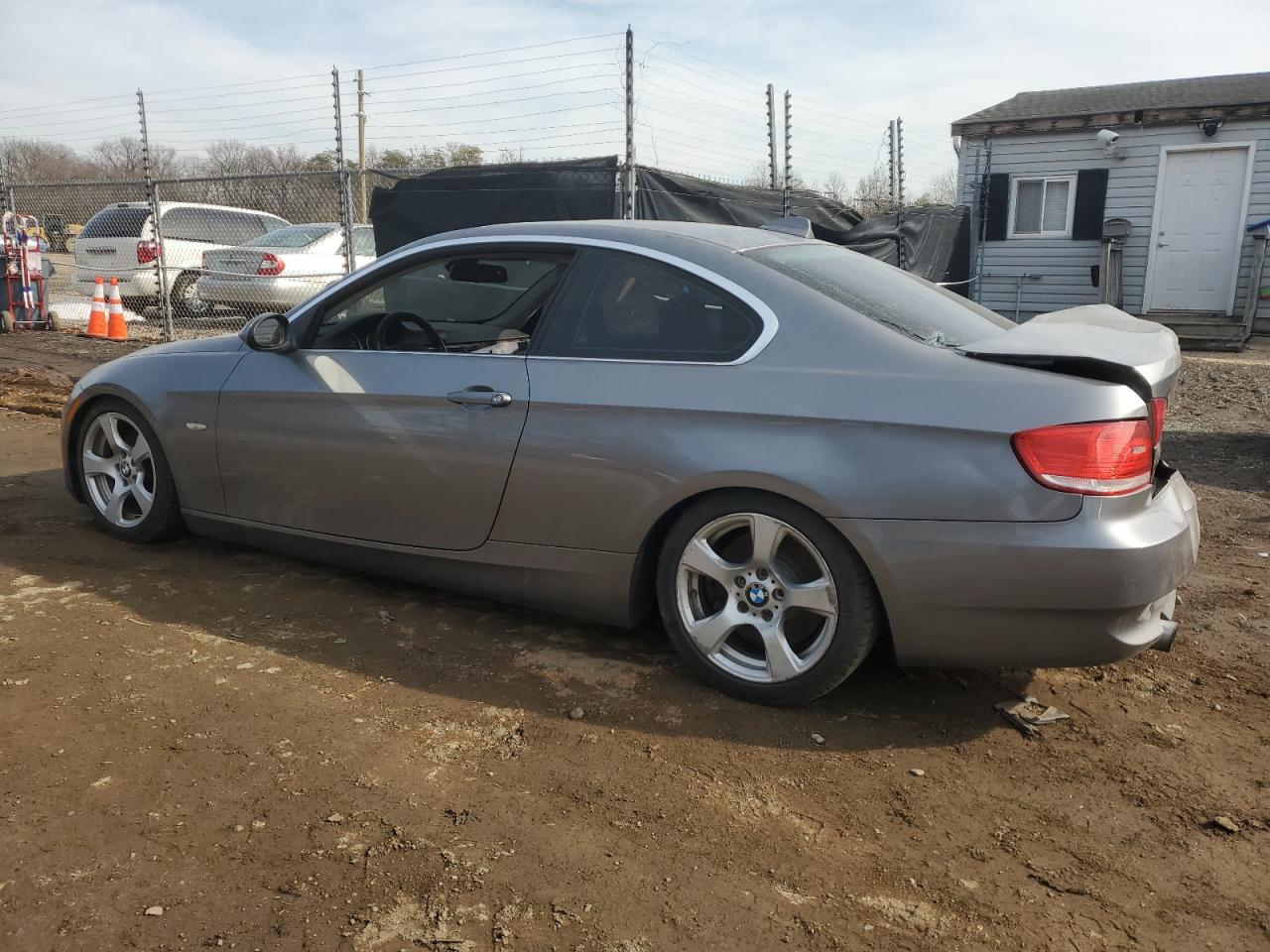 2007 BMW 3er VIN WBAWB73507PV80367 Copart auction photo, rear end / minor dent/scratches damage thumbnail 2
