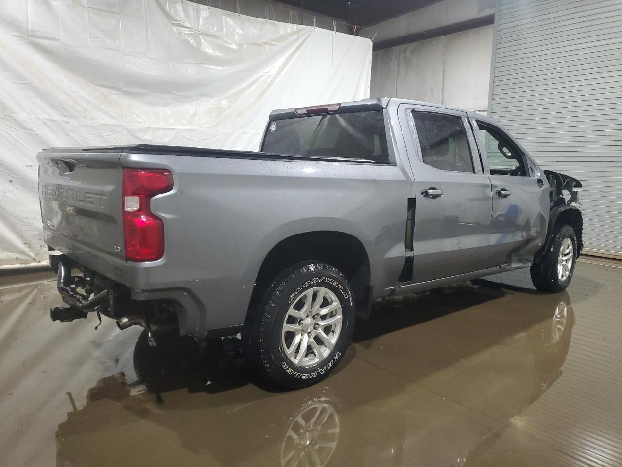 2022 Chevrolet Silverado VIN 1GCUYDED8NZ143312 Copart auction photo, side / front end damage thumbnail 3