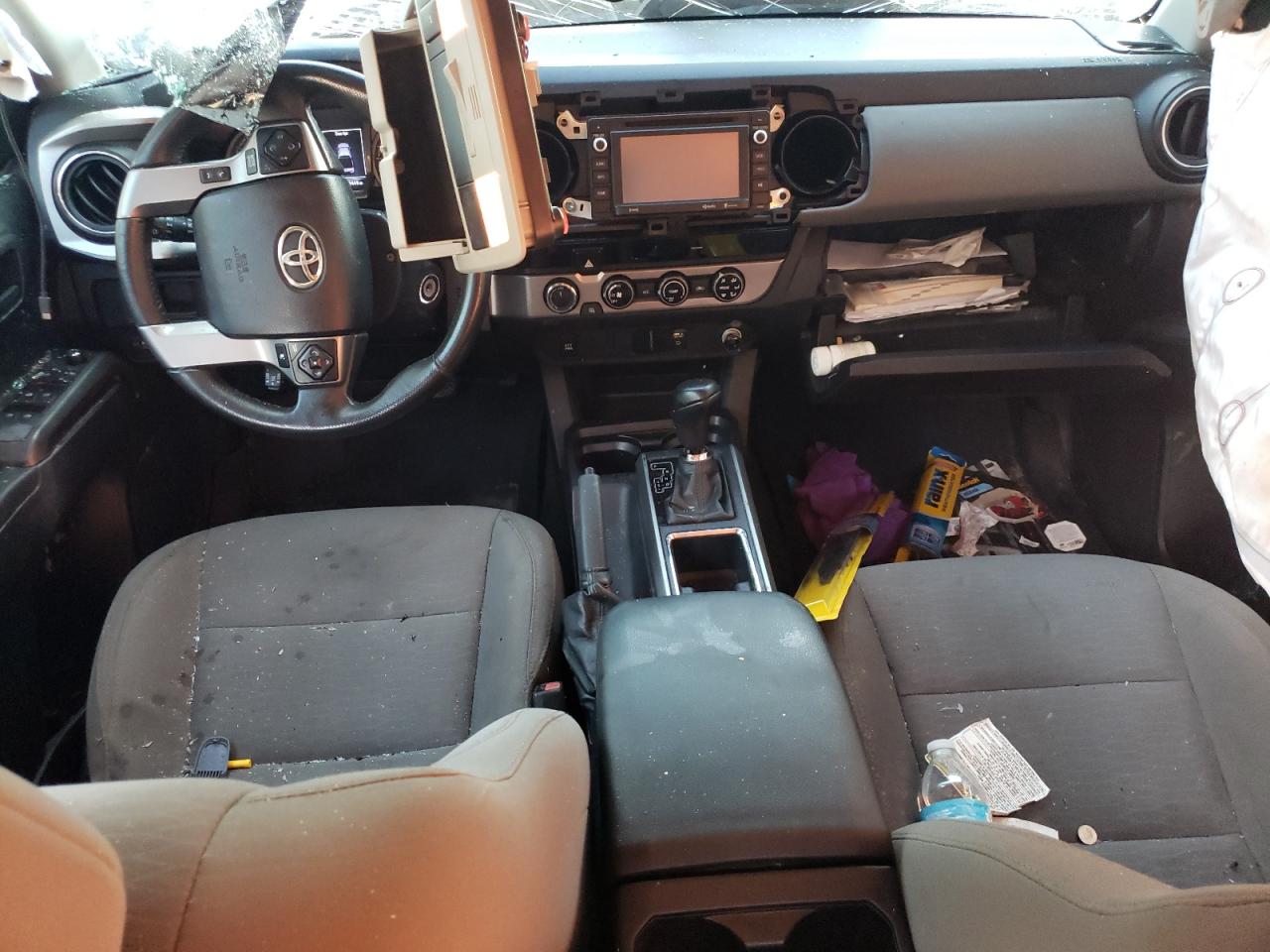 2017 Toyota Tacoma VIN 3TMDZ5BN4HM020094 Copart auction photo, rollover damage thumbnail 8