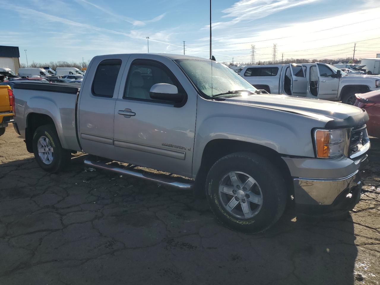 2008 GMC Sierra VIN 1GTEK19J08Z128330 Copart auction photo, front end damage thumbnail 4