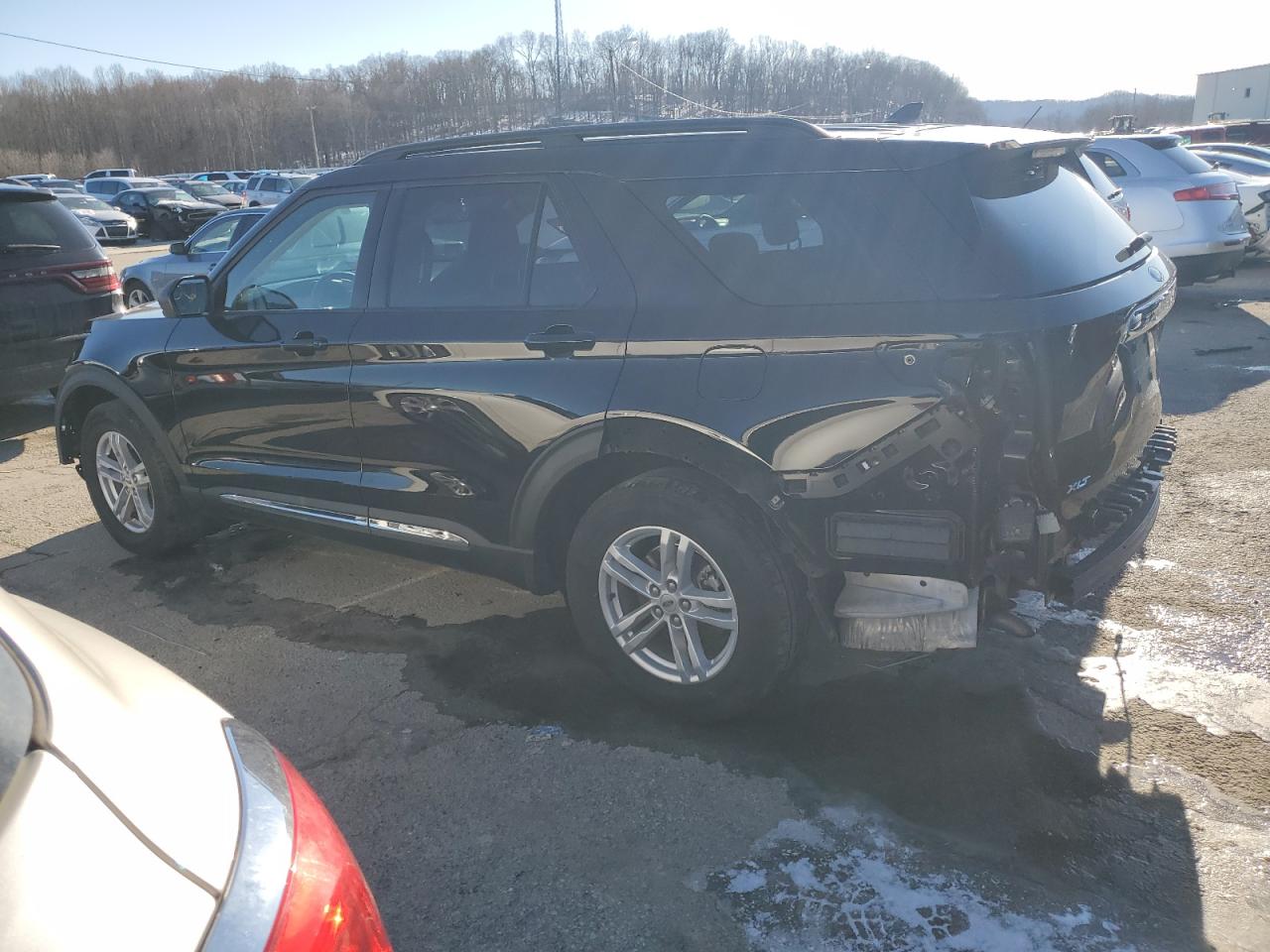 2022 Ford Explorer VIN 1FMSK7DH0NGB85981 Copart auction photo, all over damage thumbnail 2