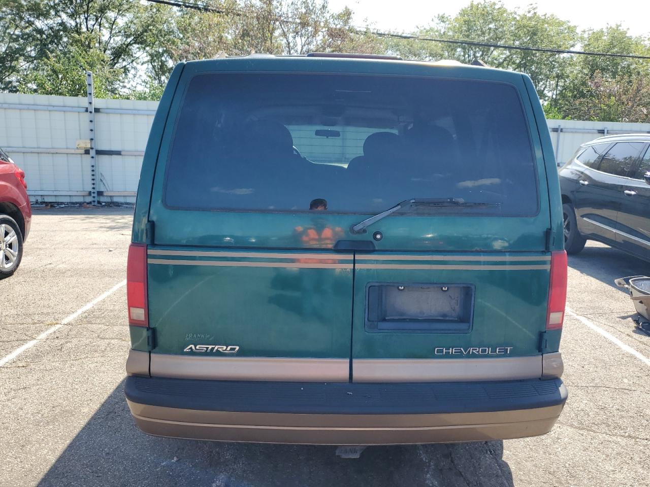 1998 Chevrolet Astro VIN 1GNDM19W8WB200244 Copart auction photo, water/flood damage thumbnail 6