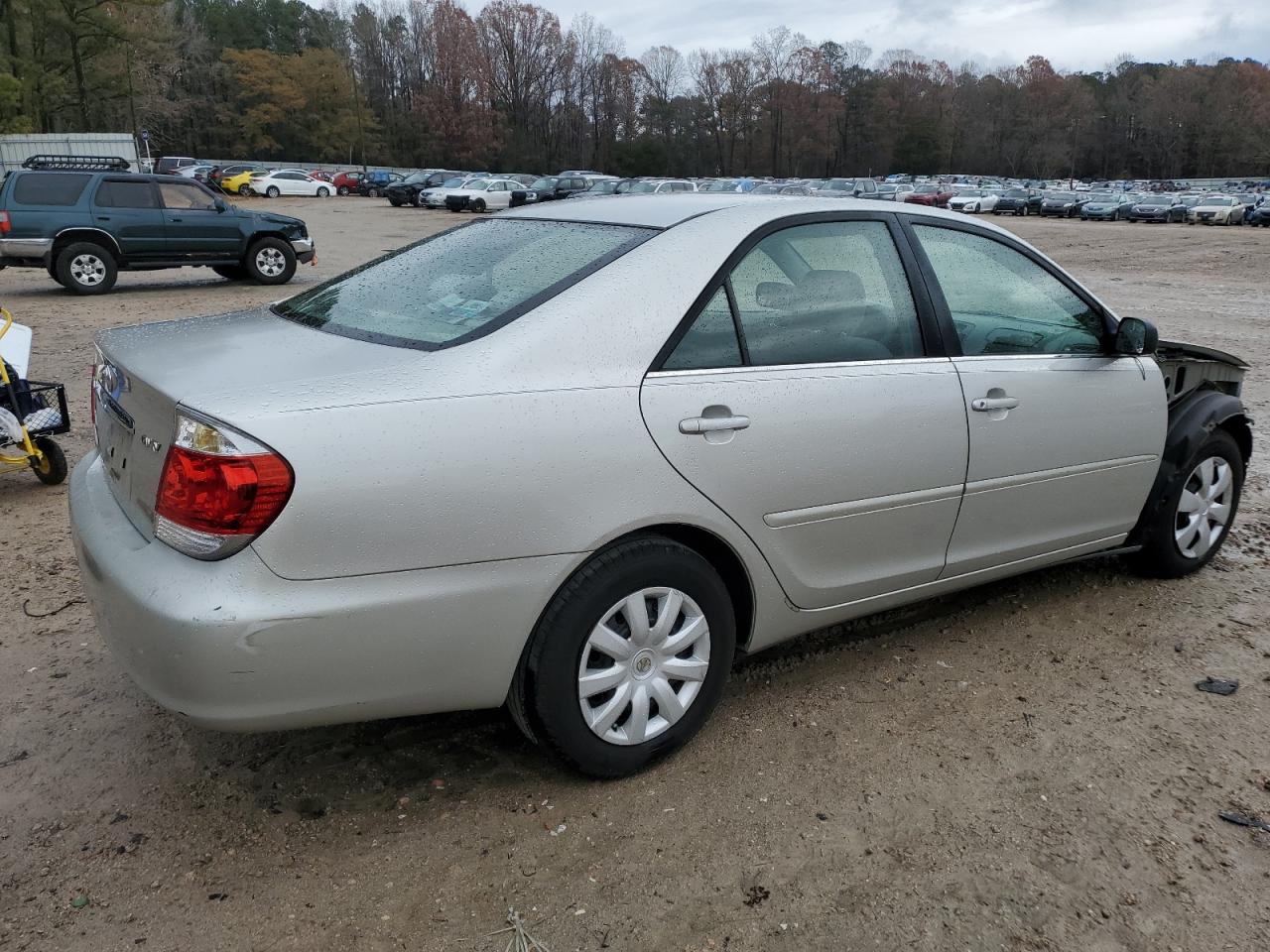 2005 Toyota Camry VIN 4T1BE32K35U958667 Copart auction photo, front end damage thumbnail 3